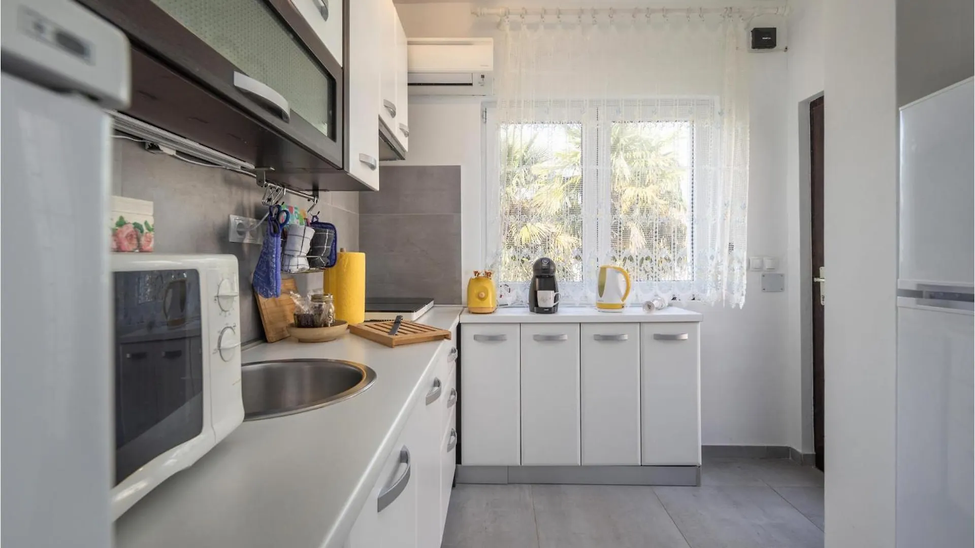 Cozy Apartment In Malinska With Kitchen
