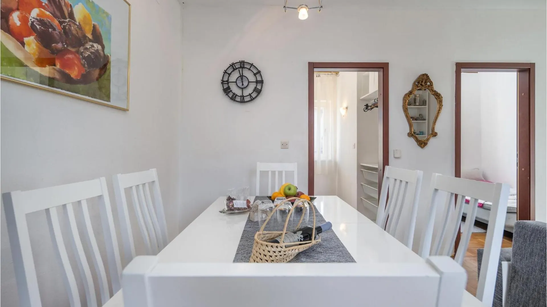 Cozy Apartment In Malinska With Kitchen